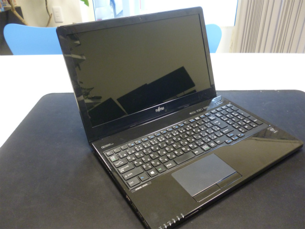 LIFEBOOK AH53/U（FMVA53UB)